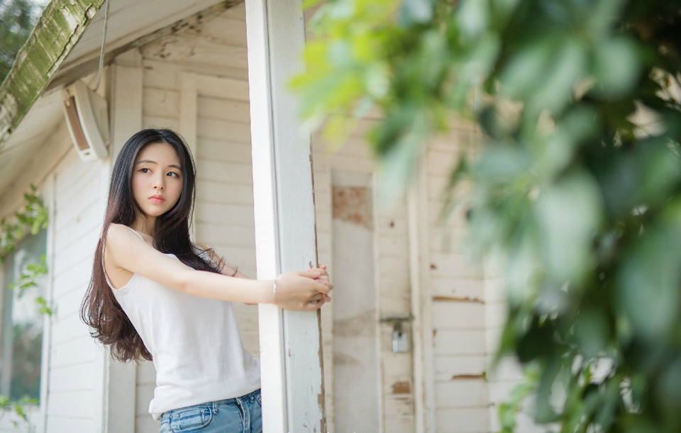 “我一个外来人都能知道，那江东俊杰，想必也能知道这点，若他们能够视线知道我今天会来这里，是个除掉我的好机会。”陈到今天的话似乎特别多。